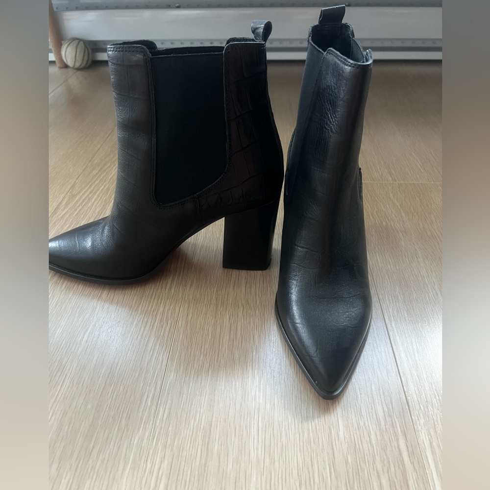 Laredo Black Croco Leather Ankle Boots